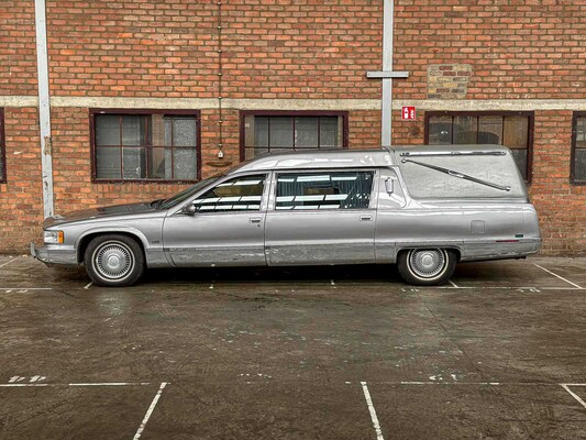 Cadillac Fleetwood Krystal Koach Funeral Car 5.7 V8 263pk 1995