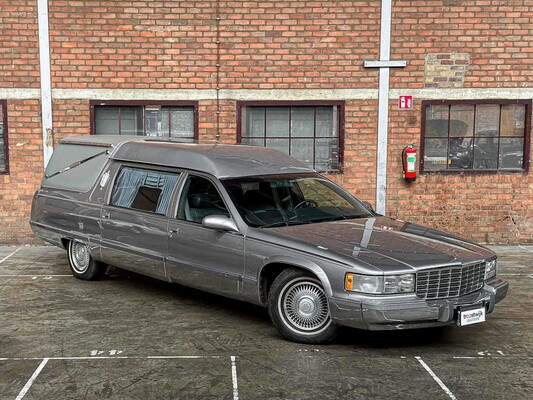 Cadillac Fleetwood Krystal Koach Funeral Car 5.7 V8 263pk 1995