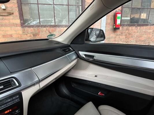 BMW 750i ActiveHybrid 4.4 V8 407pk 2010 7-serie, 02-PGJ-7 Youngtimer
