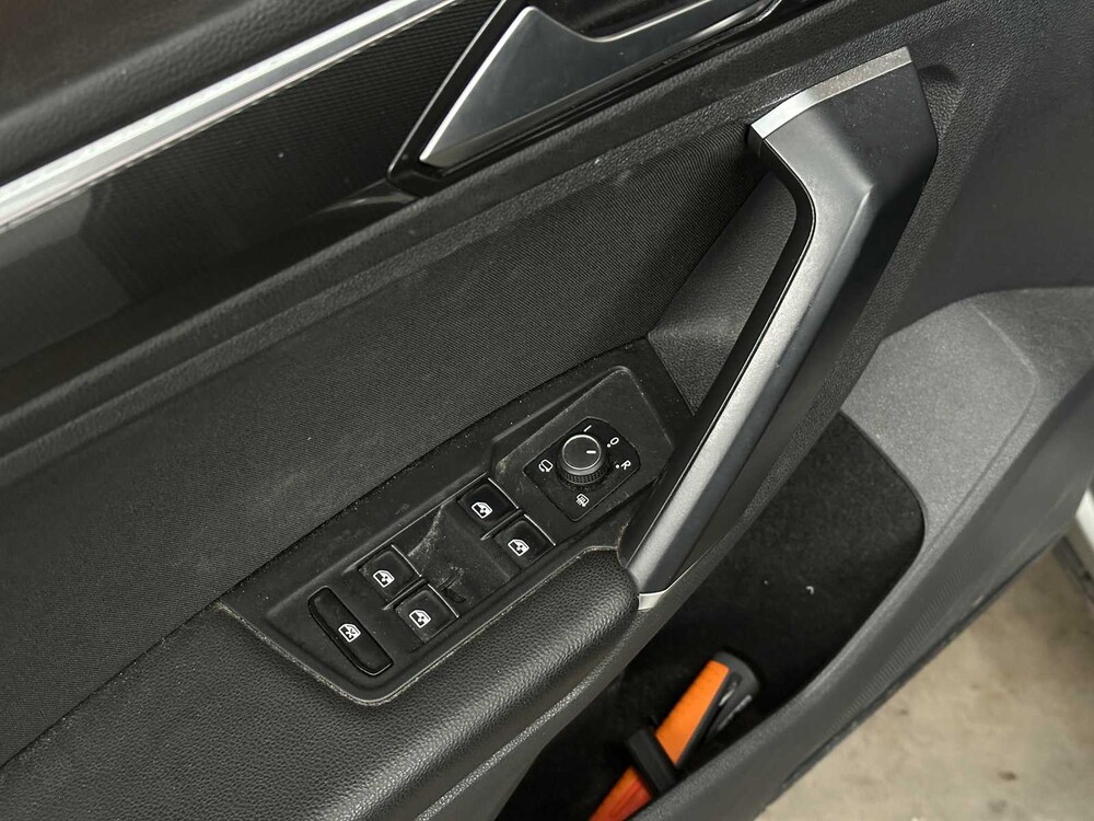 Volkswagen Tiguan 1.4 TSI ACT Highline 148pk 2018 (Origineel-NL), RR-501-H