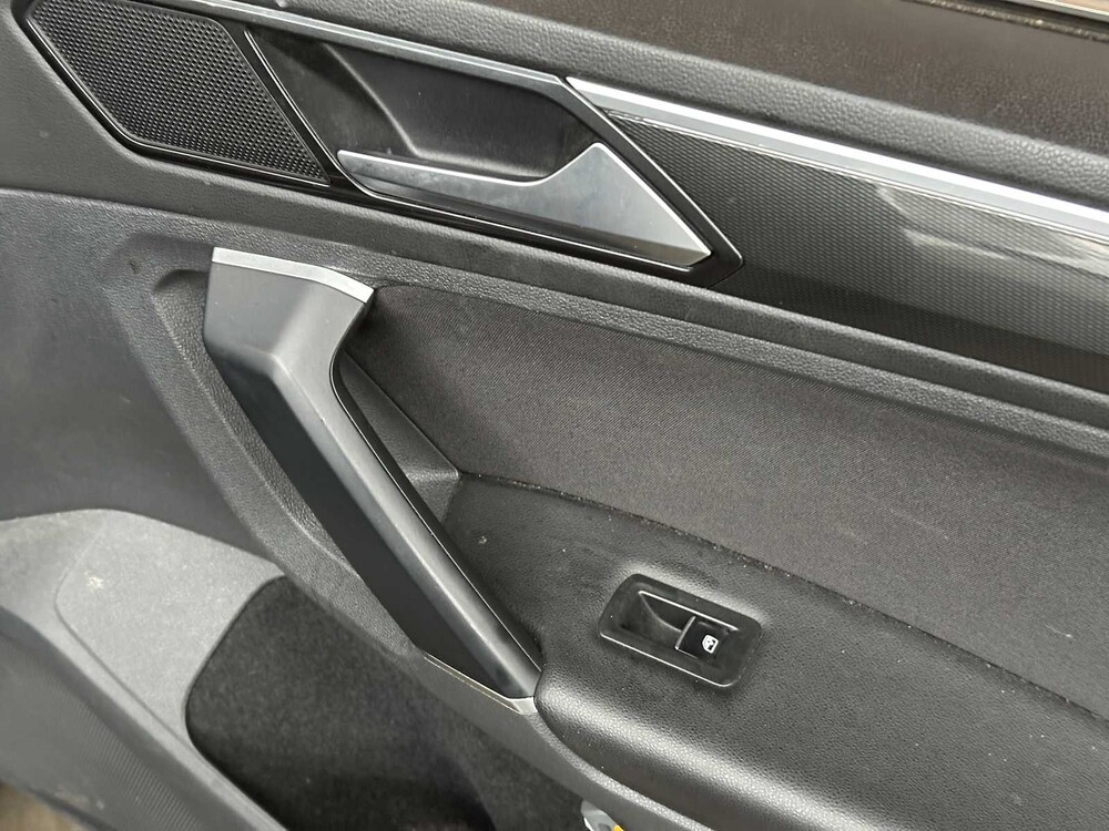 Volkswagen Tiguan 1.4 TSI ACT Highline 148pk 2018 (Origineel-NL), RR-501-H