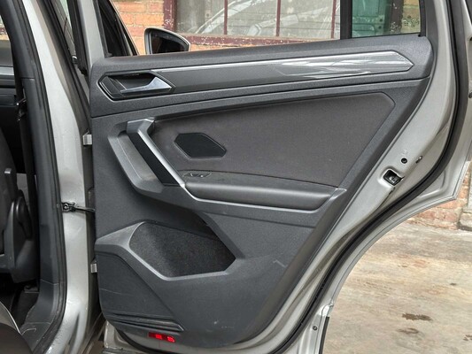 Volkswagen Tiguan 1.4 TSI ACT Highline 148pk 2018 (Origineel-NL), RR-501-H