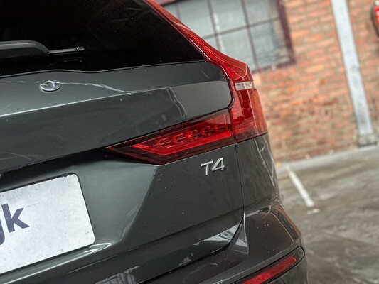 Volvo V60 2.0 T4 Moment.Pro 188pk 2019, ZP-740-L