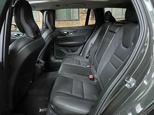 Volvo V60 2.0 T4 Moment.Pro 188pk 2019, ZP-740-L