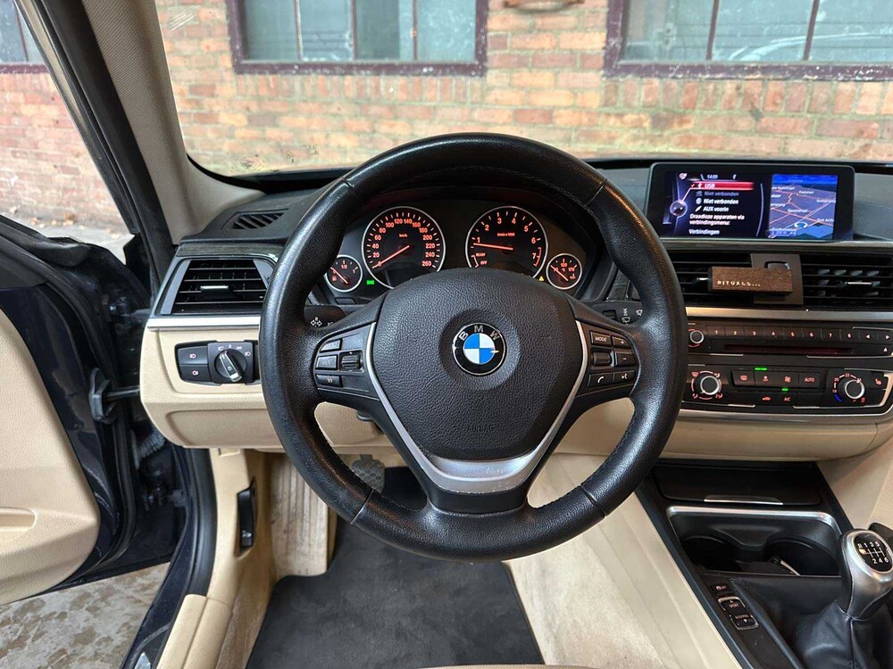 BMW 320i EfficientDynamics Edition Upgrade Edition 170pk 2013 (Origineel-NL) 3-serie, 1-SLL-03