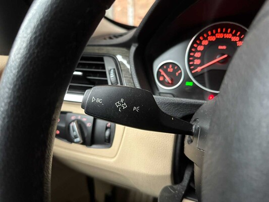 BMW 320i EfficientDynamics Edition Upgrade Edition 170pk 2013 (Origineel-NL) 3-serie, 1-SLL-03