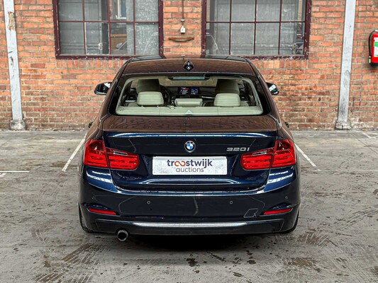 BMW 320i EfficientDynamics Edition Upgrade Edition 170pk 2013 (Origineel-NL) 3-serie, 1-SLL-03