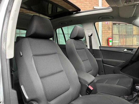 Volkswagen Tiguan 2.0 TSI Sport&Style 4Matic R-Line 170pk 2010, 21-KJR-3 Youngtimer