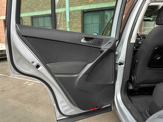 Volkswagen Tiguan 2.0 TSI Sport&Style 4Matic R-Line 170pk 2010, 21-KJR-3 Youngtimer