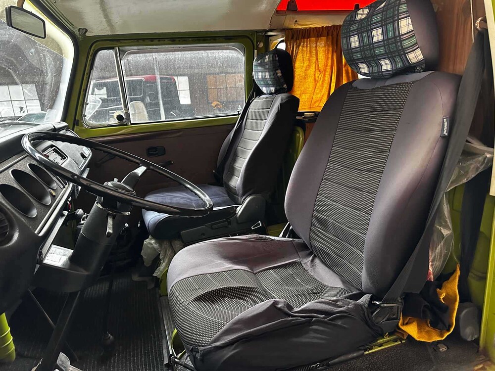 Volkswagen 23 Kampeerauto 1977, 00-SL-64 Camper