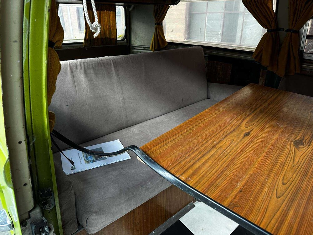 Volkswagen 23 Kampeerauto 1977, 00-SL-64 Camper