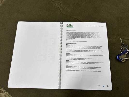 Volkswagen 23 Kampeerauto 1977, 00-SL-64 Camper