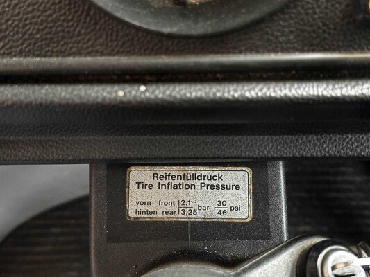 Volkswagen 23 Kampeerauto 1977, 00-SL-64 Camper