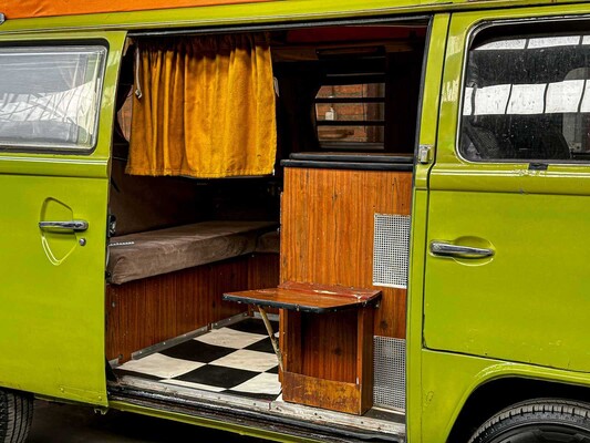 Volkswagen 23 Kampeerauto 1977, 00-SL-64 Camper