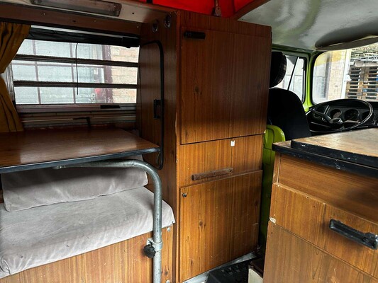 Volkswagen 23 Kampeerauto 1977, 00-SL-64 Camper