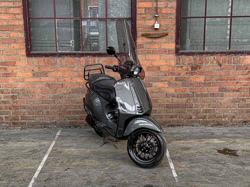 Piaggio Vespa Sprint 4T (CUSTOM) 2016, DGX-82-B Scooter