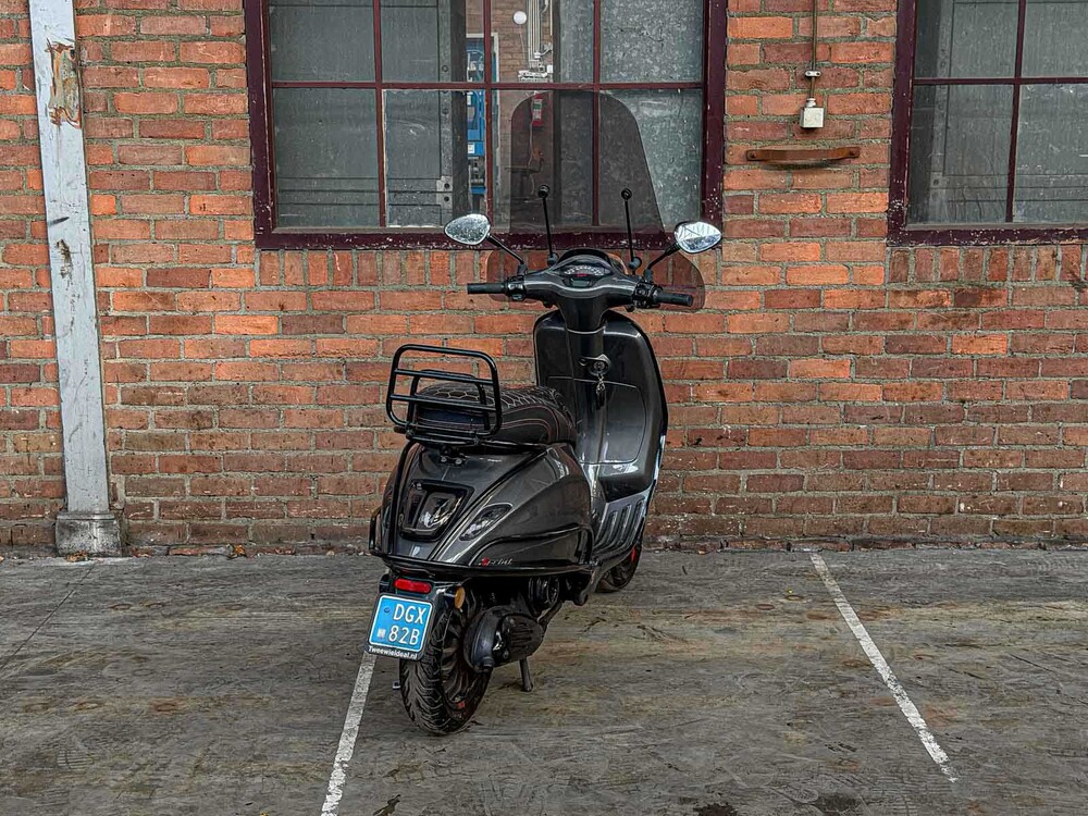 Piaggio Vespa Sprint 4T (CUSTOM) 2016, DGX-82-B Scooter