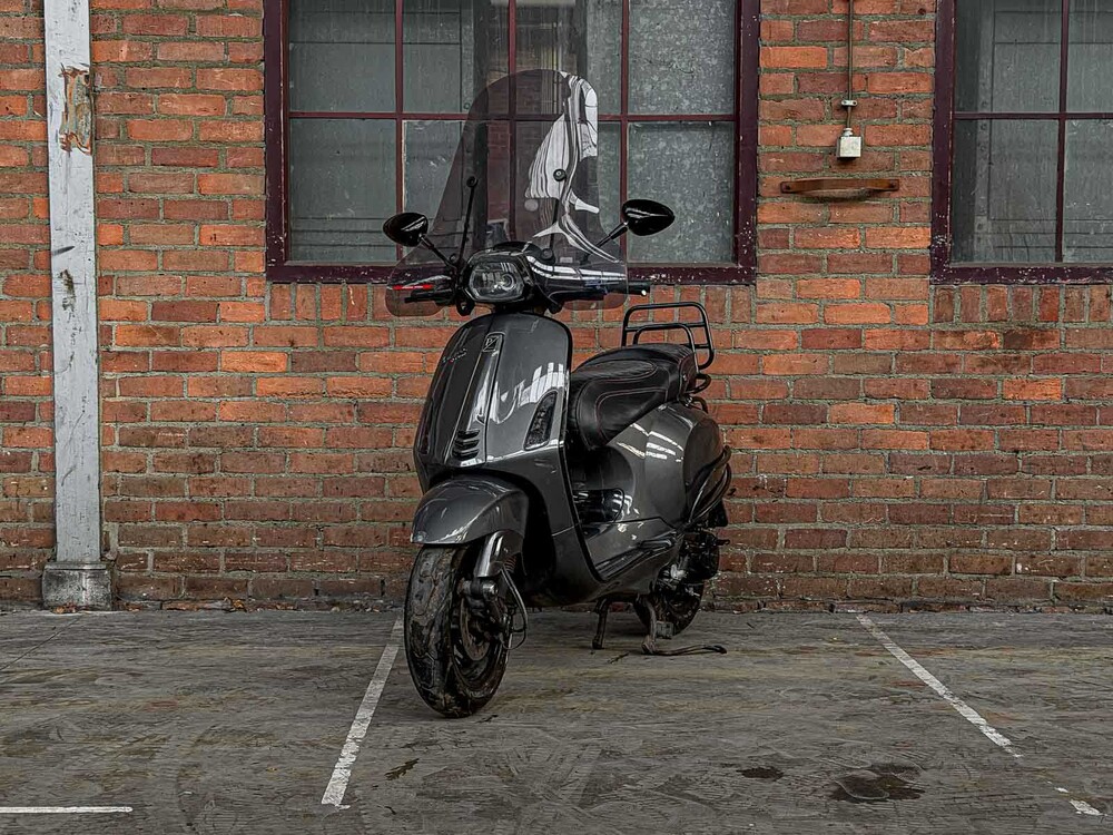 Piaggio Vespa Sprint 4T (CUSTOM) 2016, DGX-82-B Scooter