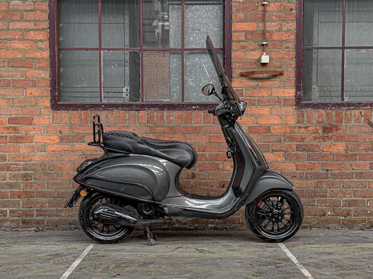 Piaggio Vespa Sprint 4T (CUSTOM) 2016, DGX-82-B Scooter