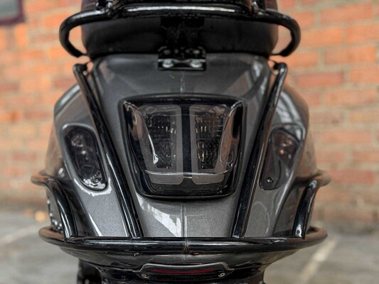 Piaggio Vespa Sprint 4T (CUSTOM) 2016, DGX-82-B Scooter