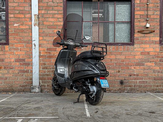 Piaggio Vespa Sprint 4T (CUSTOM) 2016, DGX-82-B Scooter