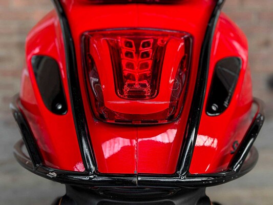 Piaggio Vespa Primavera 2021 Scooter, FJD-24-V