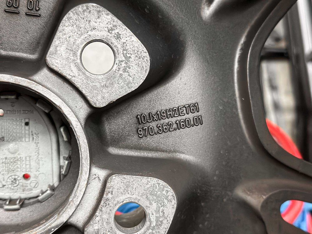 Porsche wielen set (Winterbanden) R19 Continental