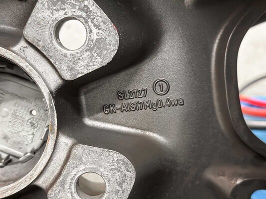 Porsche wielen set (Winterbanden) R19 Continental