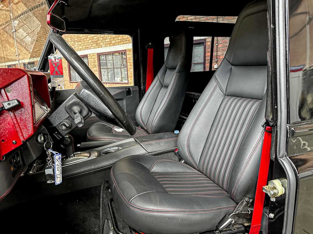 Land Rover Defender 90 V8 LS3-Motor 430pk 1996