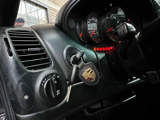 Porsche 911 Cabriolet Carrera 3.4 996 (Hardtop) 300pk 2001 Youngtimer