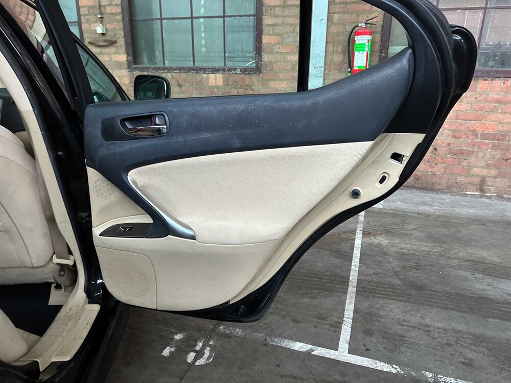 Lexus IS 250 Business 205pk 2006, 61-SP-LK