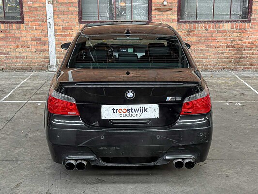 BMW M5 5.0 V10 500pk 2006 E60 5-serie