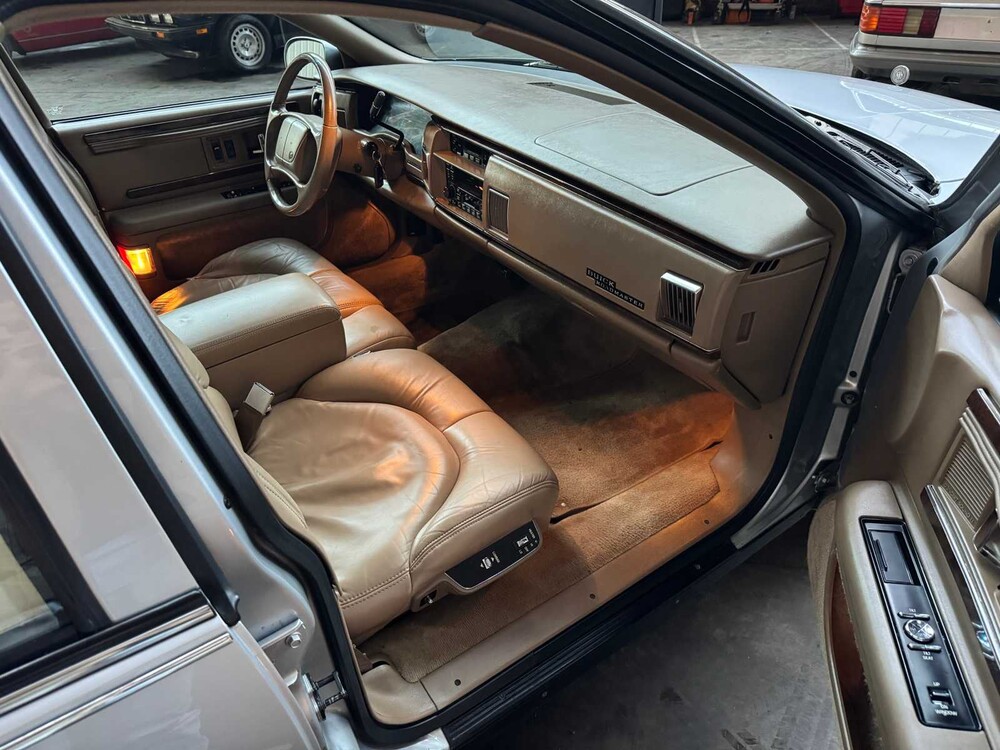 Buick Roadmaster Estate Wagon Begrafenisauto 5.7 1996, 92-HV-BB