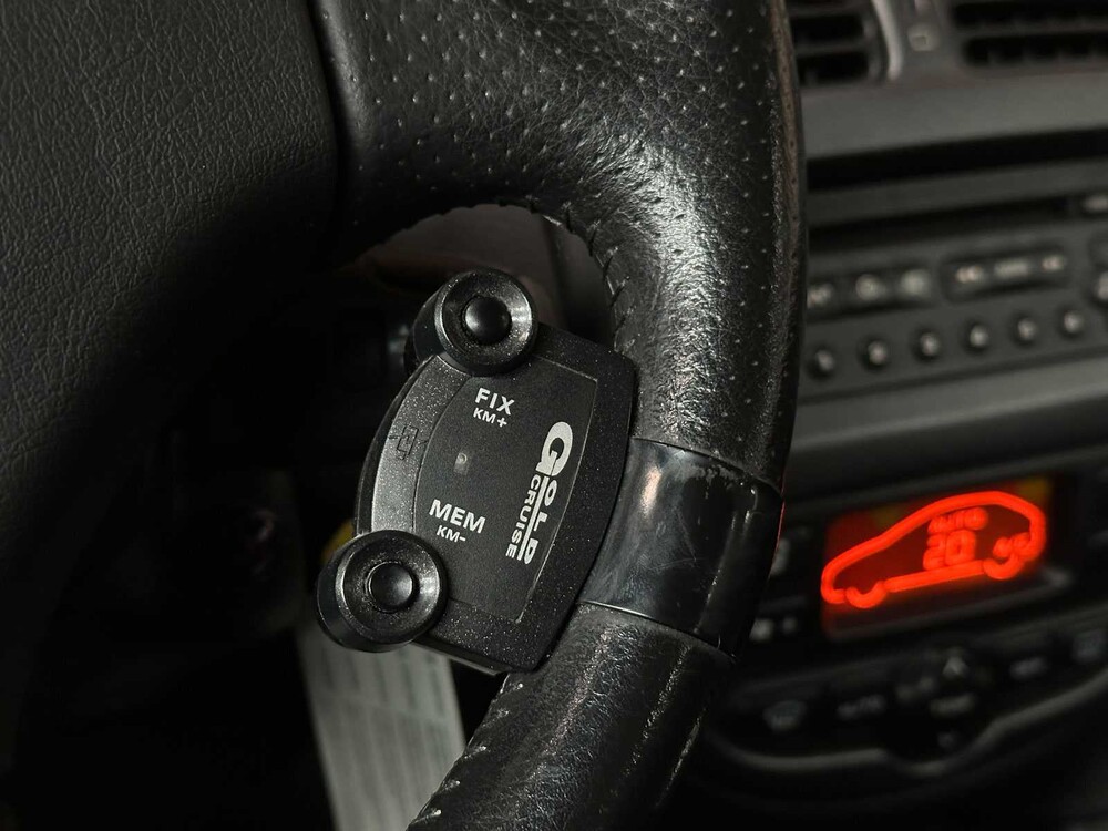 Peugeot 206 2.0-16V GTI 134pk 2004, 33-NS-VN