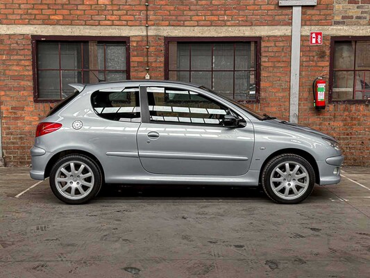 Peugeot 206 2.0-16V GTI 134pk 2004, 33-NS-VN