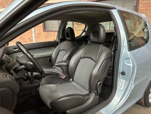 Peugeot 206 2.0-16V GTI 134pk 2004, 33-NS-VN