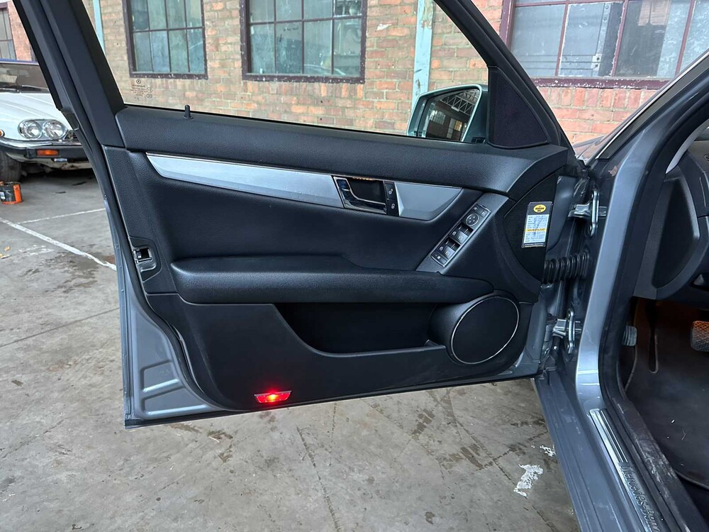 Mercedes-Benz C180 CDI BlueEFFICIENCY Business Class Avantgarde C-klasse Estate 120pk 2010 (Origineel-NL), 70-NPB-5