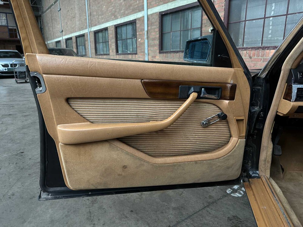 Mercedes-Benz 280 SEL 