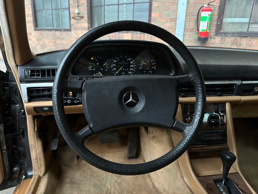 Mercedes-Benz 280 SEL 