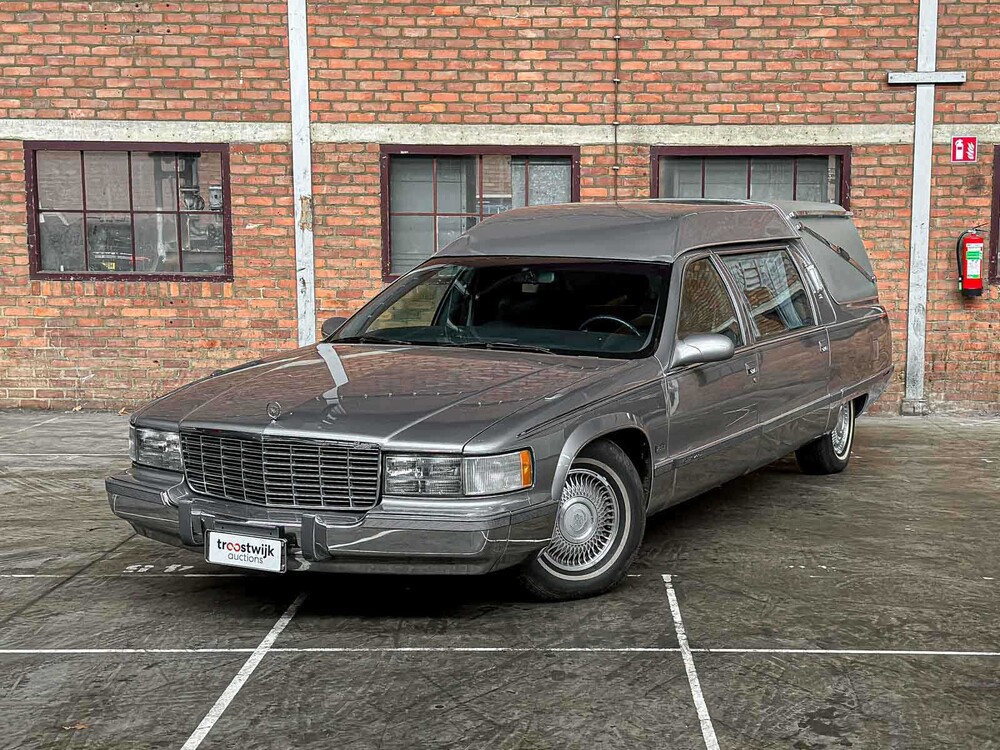 Cadillac Fleetwood Krystal Koach Funeral Car 5.7 V8 263pk 1995