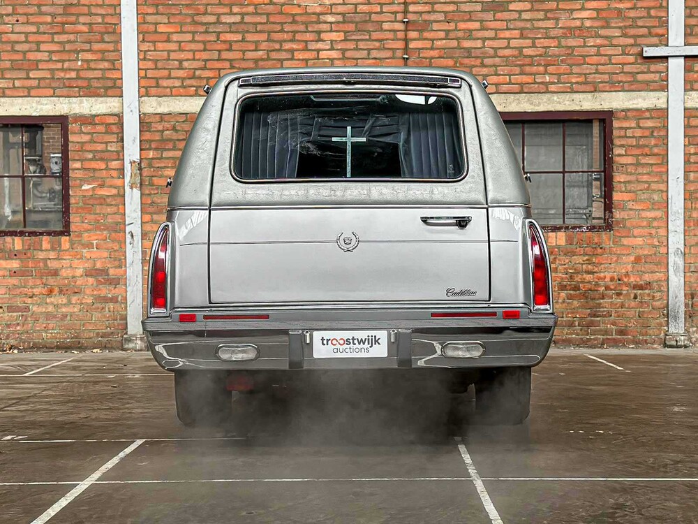 Cadillac Fleetwood Krystal Koach Funeral Car 5.7 V8 263pk 1995