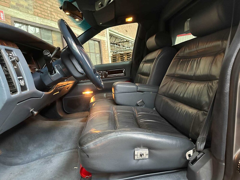 Cadillac Fleetwood Krystal Koach Funeral Car 5.7 V8 263pk 1995