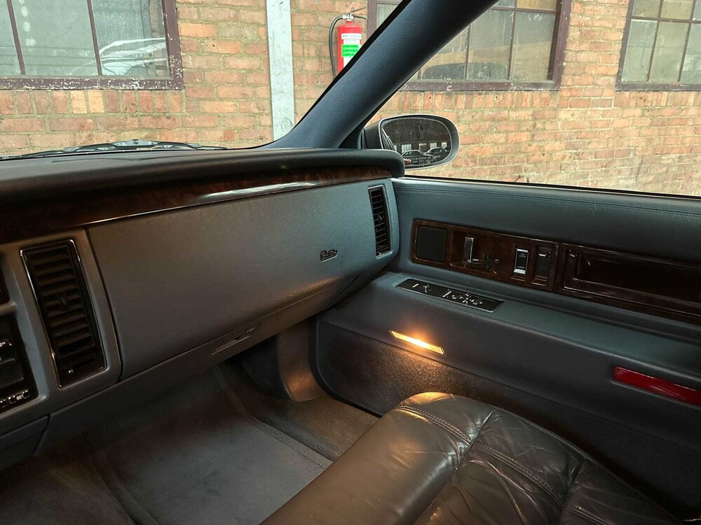 Cadillac Fleetwood Krystal Koach Funeral Car 5.7 V8 263pk 1995