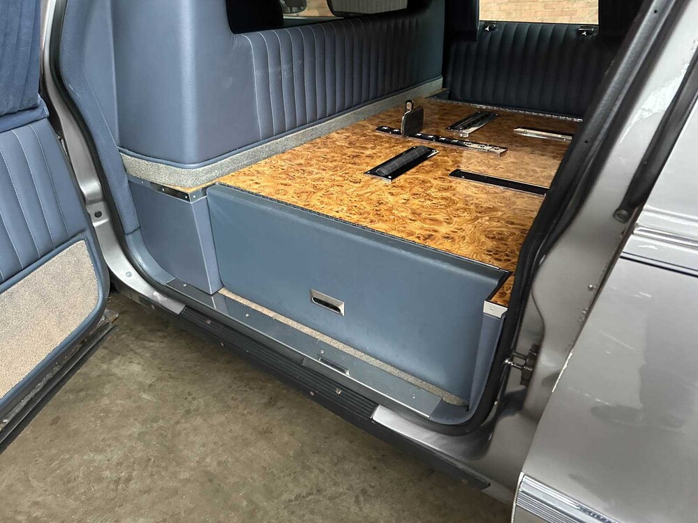 Cadillac Fleetwood Krystal Koach Funeral Car 5.7 V8 263pk 1995