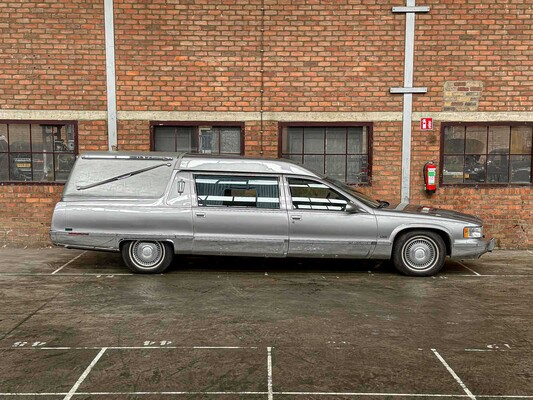 Cadillac Fleetwood Krystal Koach Funeral Car 5.7 V8 263pk 1995