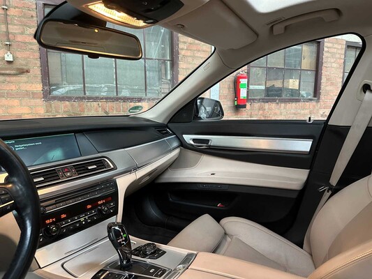 BMW 750i ActiveHybrid 4.4 V8 407pk 2010 7-serie, 02-PGJ-7 Youngtimer