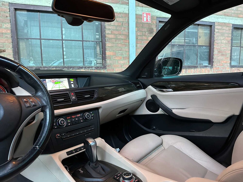 BMW X1 xDrive28i Executive 258pk 2009, 51-NVZ-9