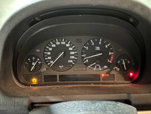 BMW X5 3.0i Executive 231pk 2002, 98-JX-JV Youngtimer