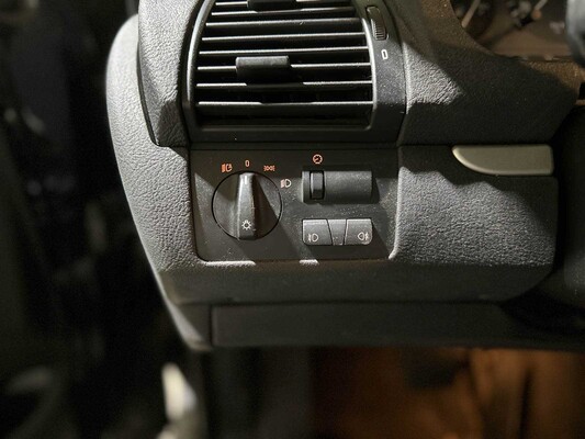 BMW X5 3.0i Executive 231pk 2002, 98-JX-JV Youngtimer