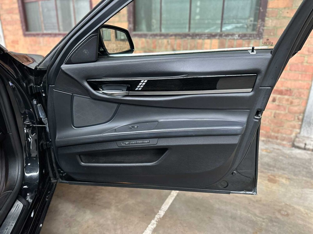 BMW Alpina B7 V8 507pk 2011